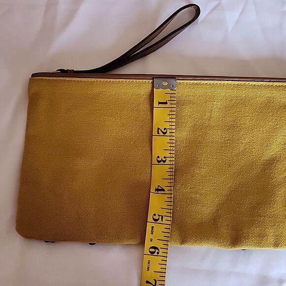 Live Love Loft Beaded Sequined Floral Yellow Zip Up Wristlet - Picture 4 of 9